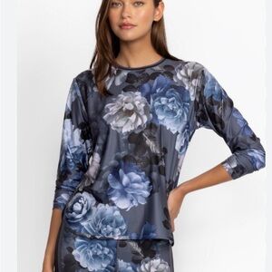 Johnny Was Active Wear Top Grey Peony Long Sleeve Size XL